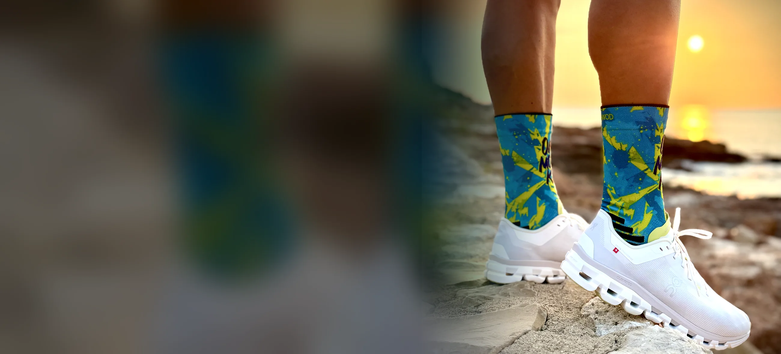 Calcetines deportivos trueWOD One More KM al atardecer junto al mar